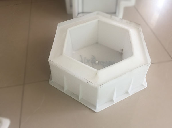中孔植草護(hù)坡模具